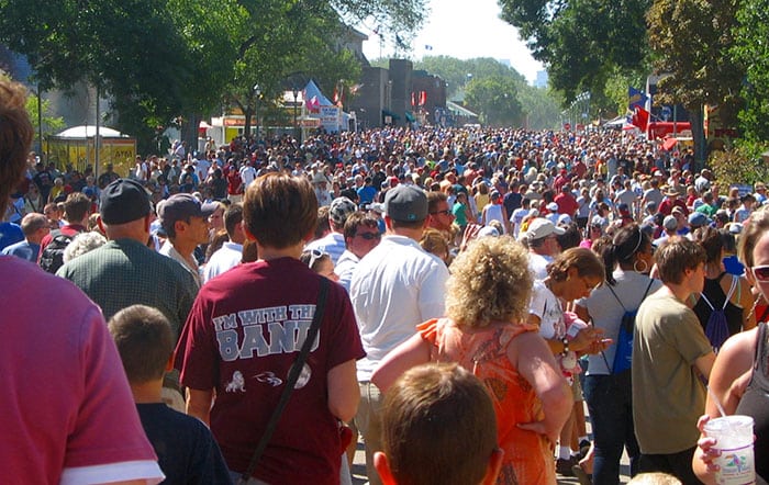 state-fair-crowd